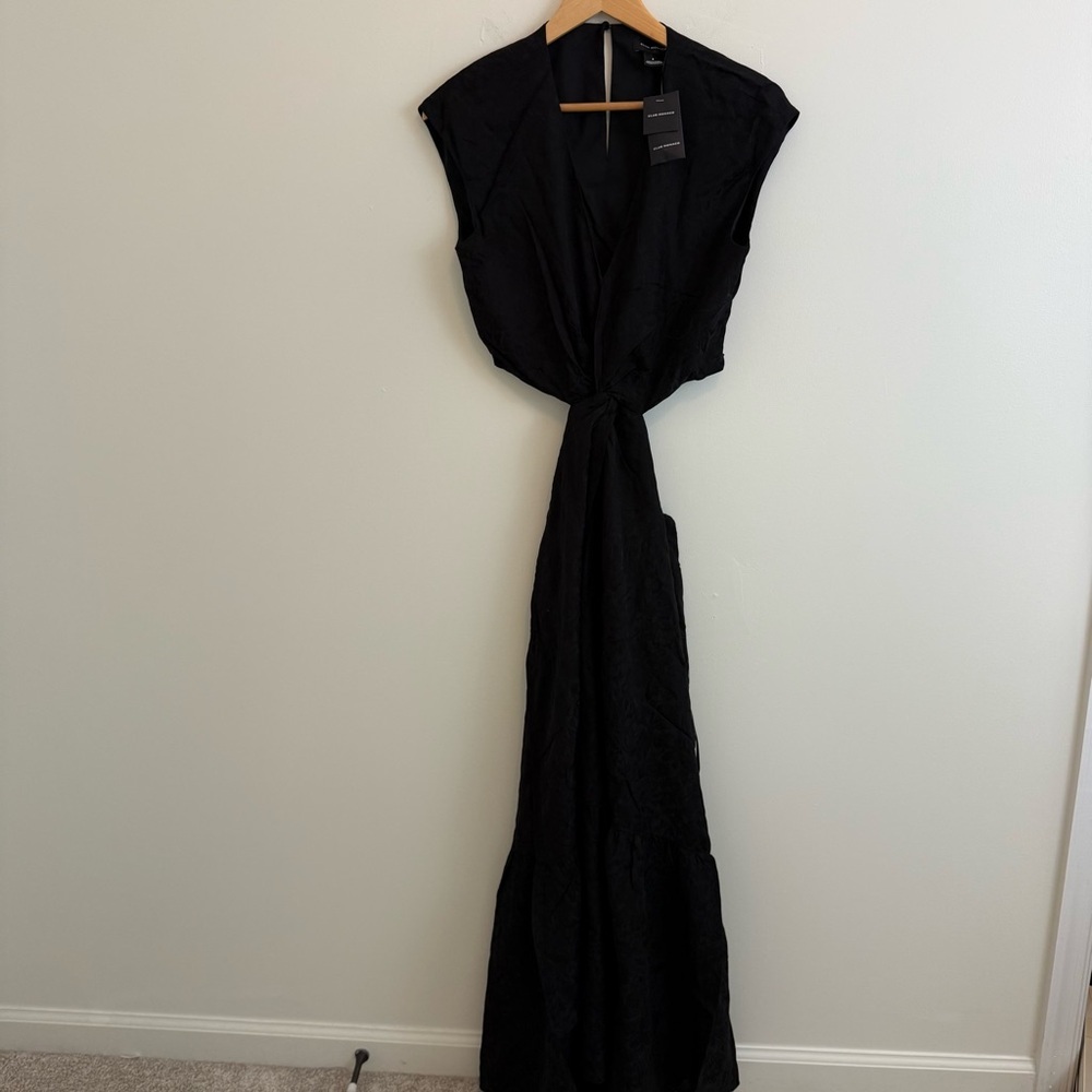 Elegant‎ Black Cut-Out Midi Dress - Picture 5 of 12
